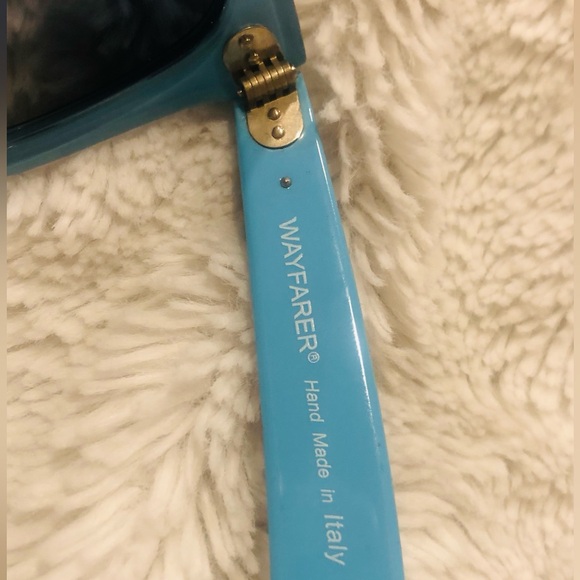 Vintage Ray-Ban Wayfarer Black/blue sunglasses - Picture 6 of 6